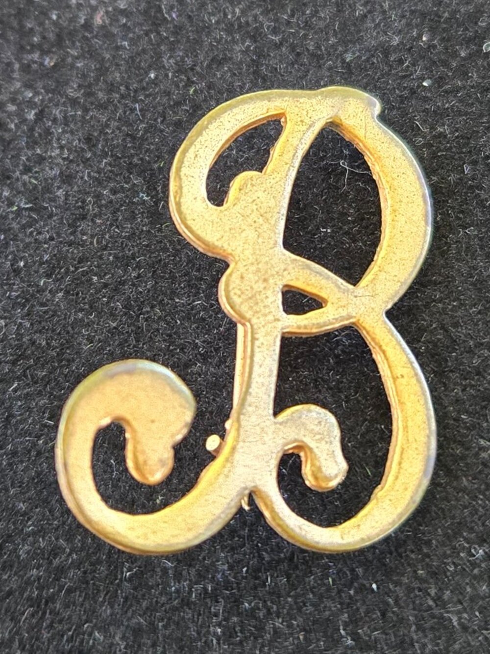 Vintage Letter B Brooch Pin in gold tone